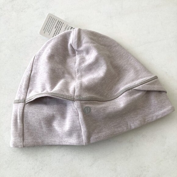 New! NWT Lululemon Cross Chill Run Beanie hat / toque (pink / purple) reflective - Picture 3 of 5
